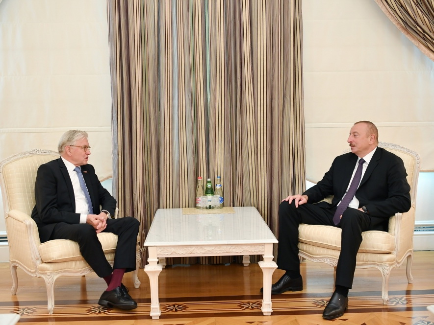 Президент Ильхам Алиев принял председателя группы дружбы Нидерланды - Азербайджан