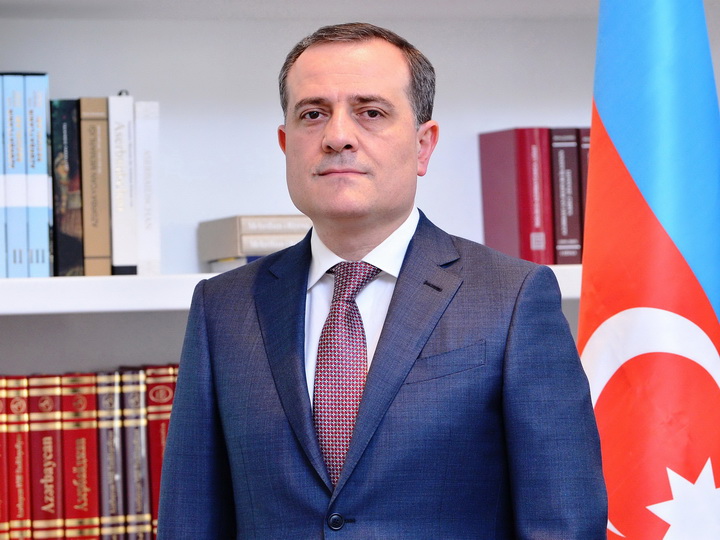 Министр образования Азербайджана обратился к выпускникам
