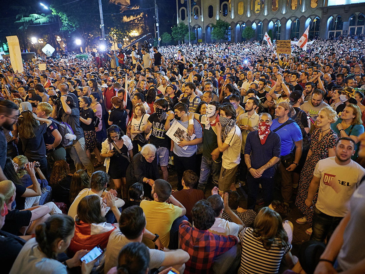 В Тбилиси более 120 человек приговорили к административному аресту