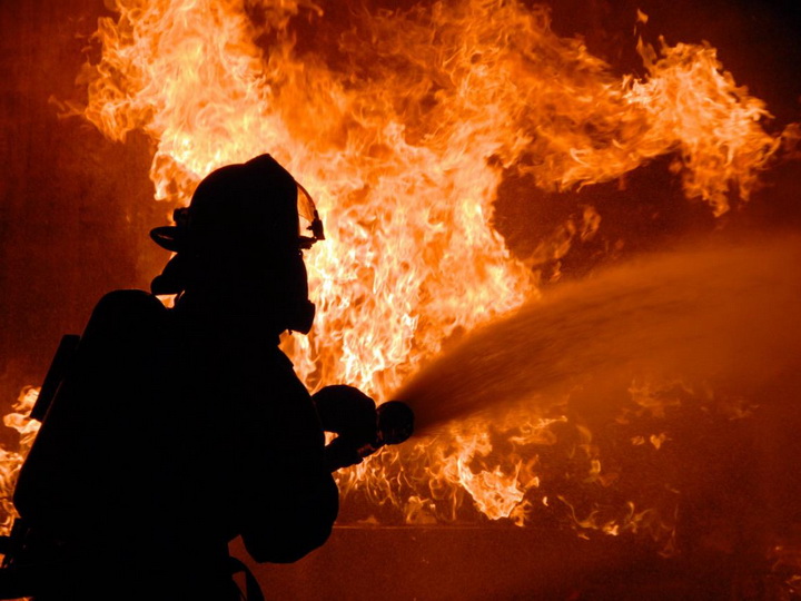 МЧС о пожаре на химзаводе в Сумгайыте – ОБНОВЛЕНО - ФОТО