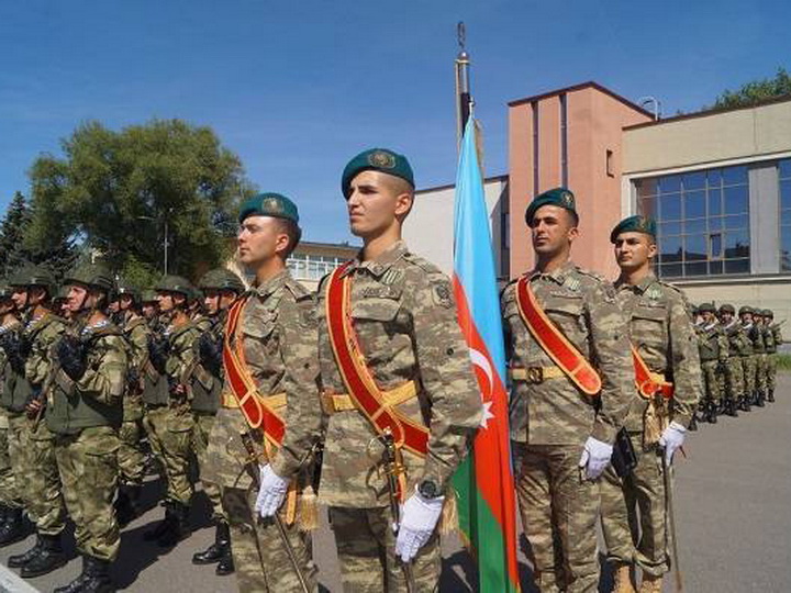 Группа азербайджанских знаменосцев будет участвовать в параде по случаю Дня независимости Беларуси – ФОТО