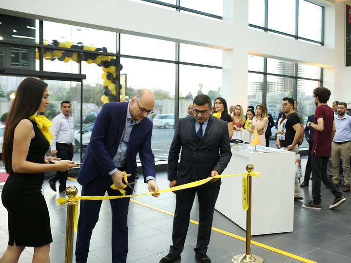 В Баку открылся новый автосалон Renault Azərbaycan и презентован купе-кроссовер Renault Arkana - ФОТО