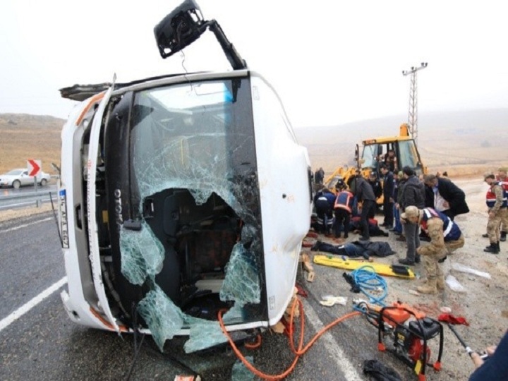Şəkidə avtobus qəzası: 2 turist yaralanıb