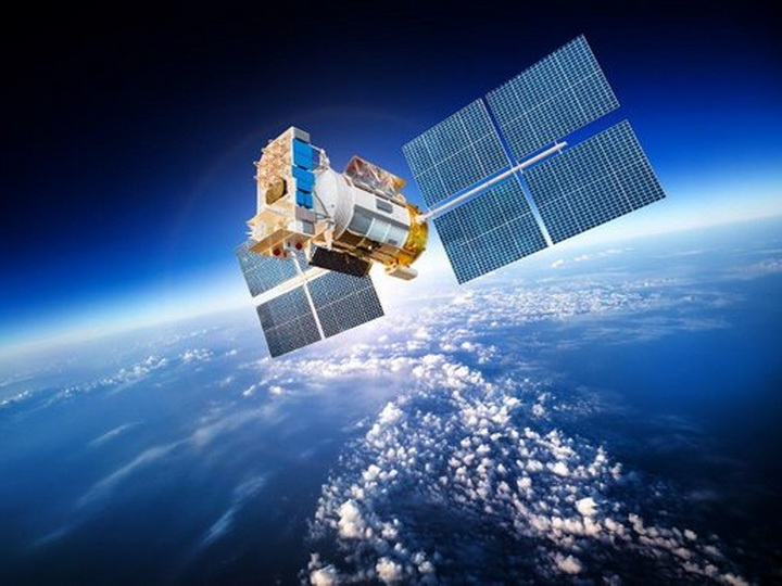 Новый азербайджанский спутник выведет на орбиту израильская компания