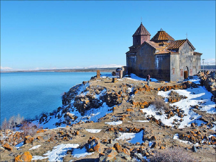 Ermənistan hakimiyyəti Sevan gölü problemindən istifadə edərək xaricdən pul almaq istəyir