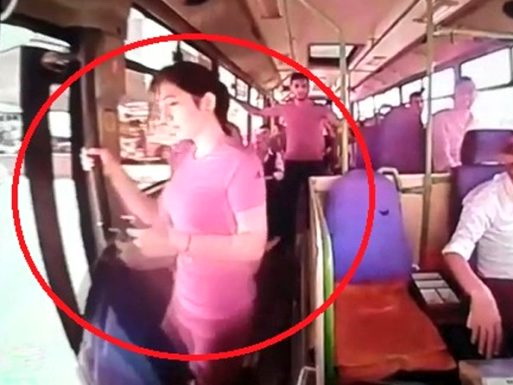 В Турции в деле о гибели выпавшей из автобуса девушки появились новые детали – ВИДЕО - ОБНОВЛЕНО