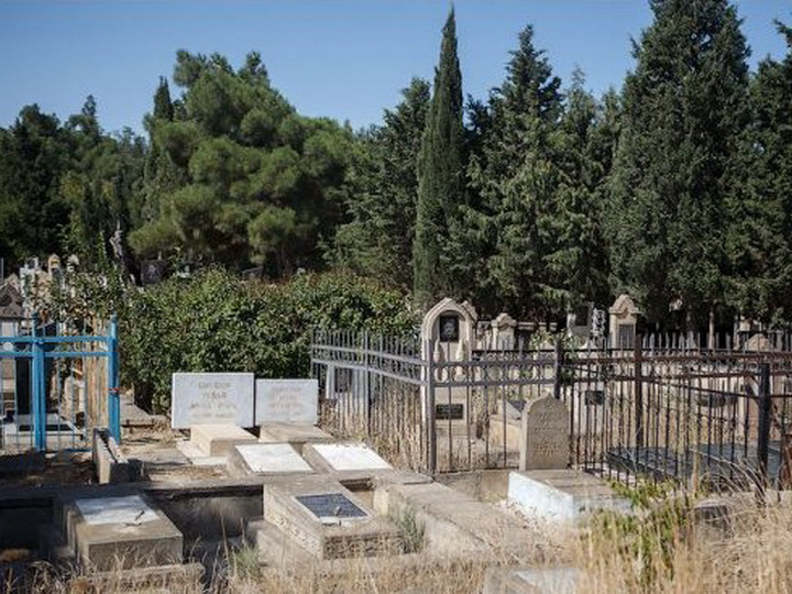Бакинское кладбище планирует создать свой сайт