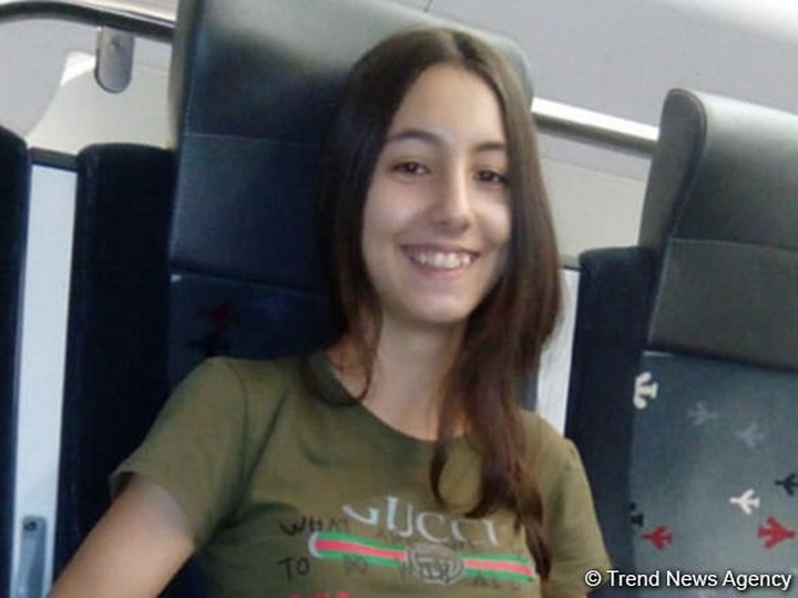 В Баку 15-летняя школьница села в черную машину и исчезла - ФОТО