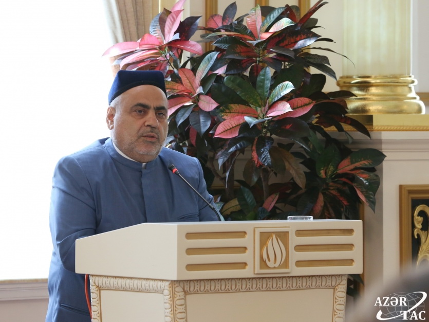В Баку состоялась конференция на тему «Шейх уль-ислам Аллахшукюр Пашазаде – 70: жизнь, посвященная нравственности» - ФОТО