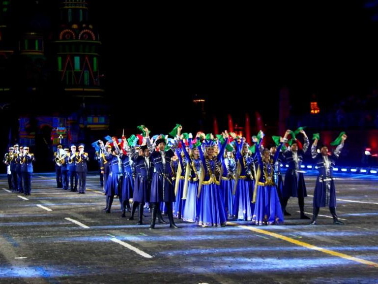Голосуем: Азербайджан представлен на военно-музыкальном фестивале - ФОТО