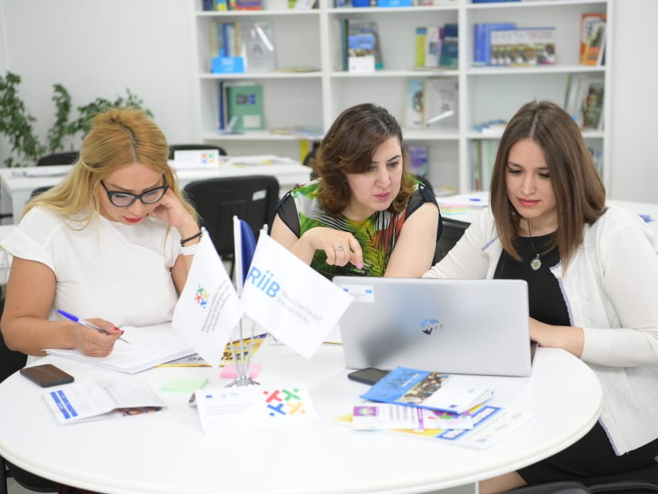 Разрушая стереотипы: Как в Азербайджане учителей готовят к работе с детьми с инвалидностью – ФОТО – ВИДЕО