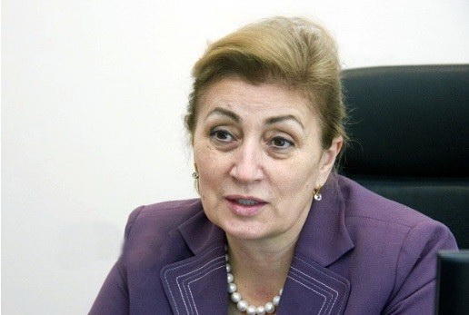 Mİllət vəkili: Siyasi transfer etmiş insanların hamısına qara şüşədən baxa bilmərik