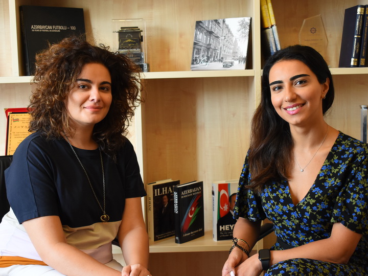 Как две девушки из Баку создали закрытый клуб для интеллектуалов - ФОТО