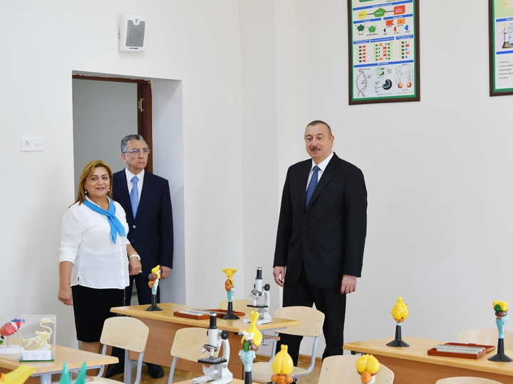 Президент Ильхам Алиев ознакомился с условиями, созданными в школе номер 208 в Сураханском районе Баку - ФОТО