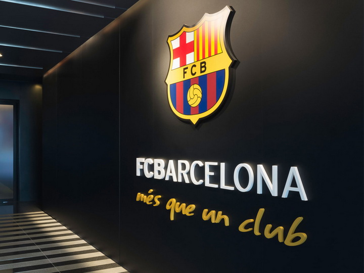 Футбольная «Барселона» установила мировой рекорд по доходам