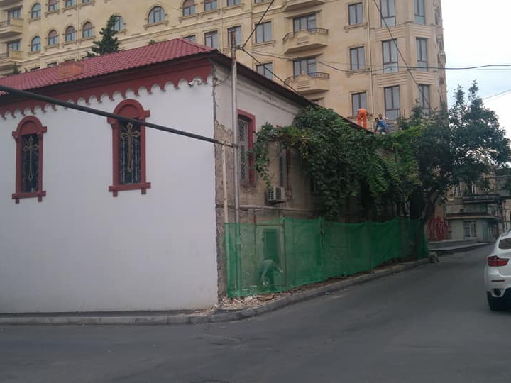 Ремонтируется старейшая православная церковь Баку – ФОТО
