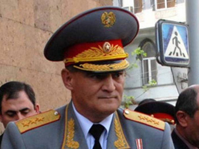 Экс-начальник полиции Армении найден мертвым в своем особняке