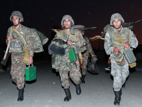 Сонные армянские солдаты пытаются напугать Азербайджан – ФОТО