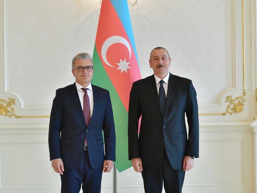 Президент Ильхам Алиев принял верительные грамоты новоназначенного посла Хорватии в Азербайджане - ФОТО