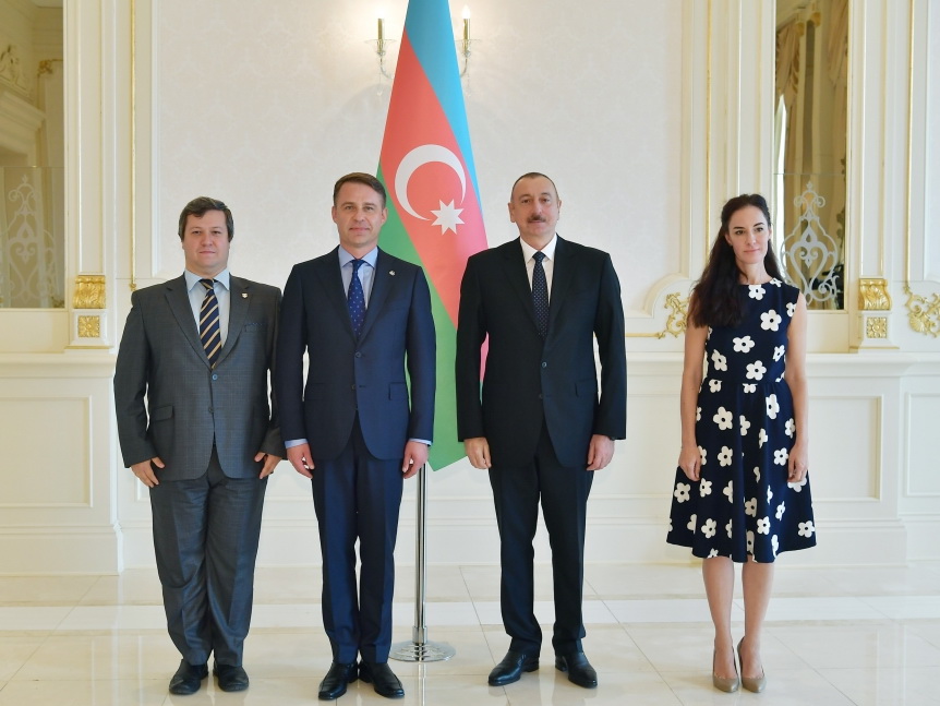 Президент Ильхам Алиев принял верительные грамоты новоназначенного посла Литвы в Азербайджане - ФОТО