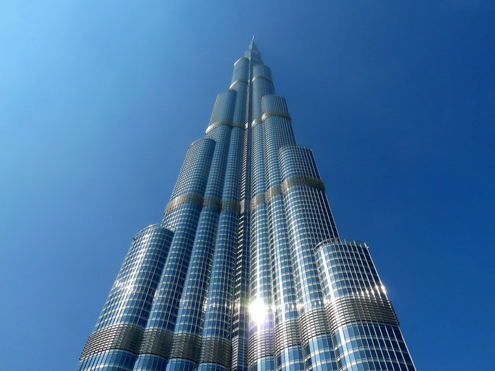 Самое большое здание в мире фото