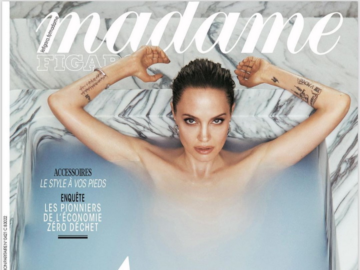 Критически похудевшая Анджелина Джоли снялась обнаженной - ФОТО