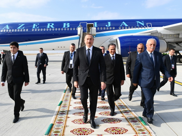 Президент Ильхам Алиев прибыл с рабочим визитом в Туркменистан - ФОТО
