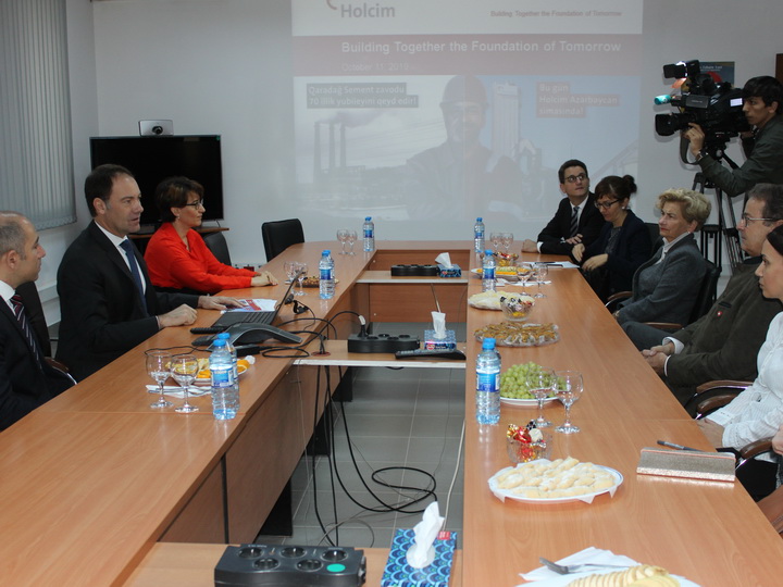 Президент Совета кантонов Швейцарии посетил цементный завод Holcim Азербайджан – ФОТО