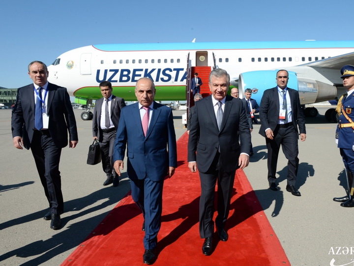 Президент Узбекистана прибыл с визитом в Азербайджан - ФОТО