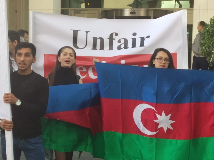 Unfair Decision! Болельщики сборной Азербайджана провели пикет перед посольством Нидерландов - ФОТО - ВИДЕО