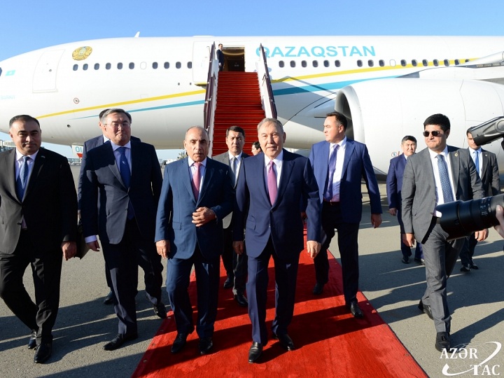 Qazaxıstanın birinci Prezidenti, Türk Şurasının fəxri sədri Nursultan Nazarbayev Azərbaycana gəlib – FOTO