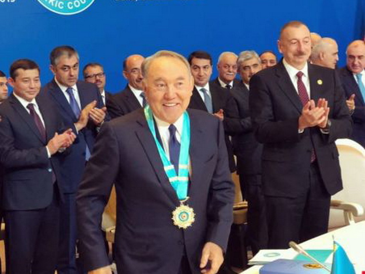 Нурсултан Назарбаев награжден высшим орденом тюркского мира