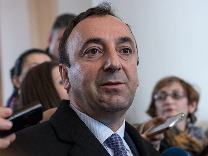 Отца и дочерей главы Конституционного суда вызвали в СНБ Армении