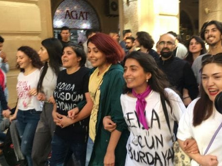 В Баку прошла акция против насилия в отношении женщин - ФОТО