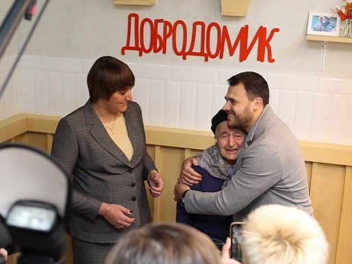 Эмин Агаларов открыл кафе, в котором будет бесплатно кормить обедом пожилых людей – ФОТО