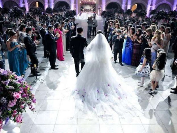 За привлечение к деятельности тамады на свадьбах без чека об уплате налога - штраф на сумму до 6 тыс. манатов
