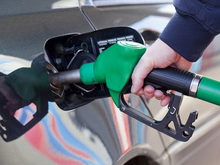В Азербайджане повышена цена на автомобильное топливо