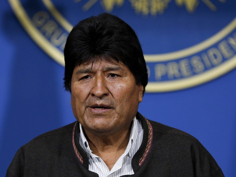 Президент Боливии Эво Моралес подал в отставку