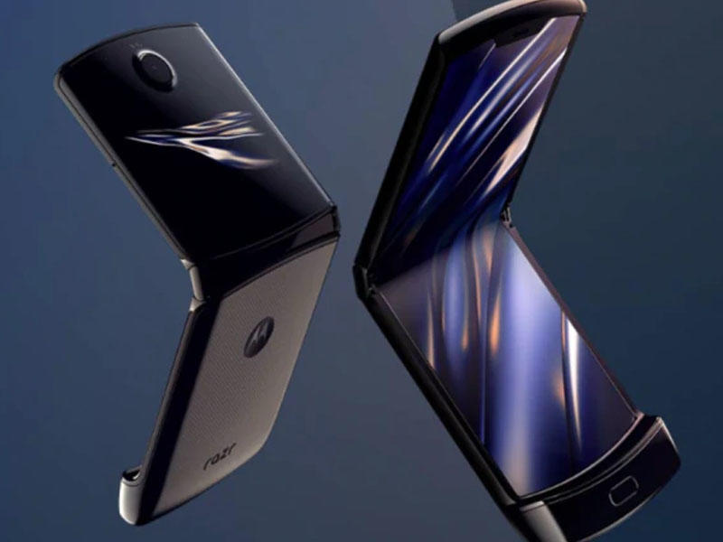 “Motorola” elastik ekrana malik “RAZR” smartfonunu təqdim edib