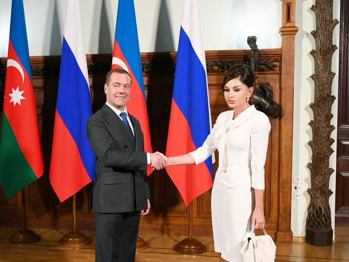 Первый вице-президент Мехрибан Алиева встретилась с председателем Правительства России Дмитрием Медведевым - ФОТО