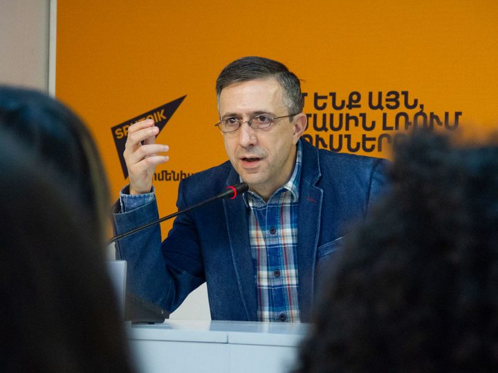Армянский журналист о подробностях своего визита в Азербайджан