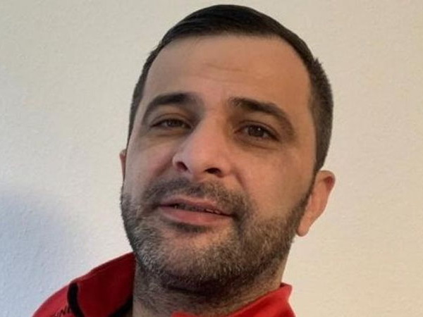 Азербайджанский эмигрант во Франции нанес себе ножевые ранения