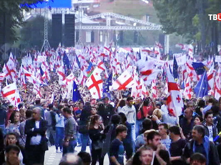 В Грузии оппозиция анонсировала начало митингов в регионах