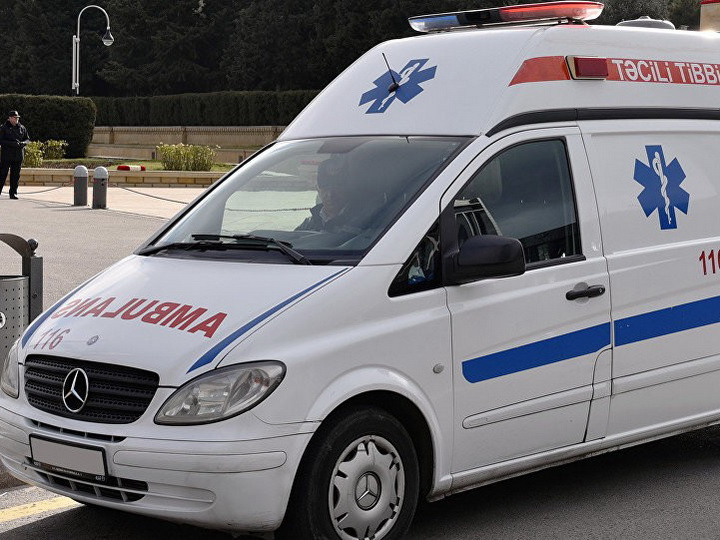 В Баку полиция оштрафовала карету скорой помощи – ФОТО