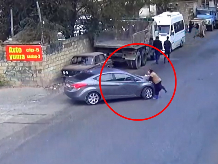 В Баку невнимательный водитель сбил переходившую дорогу женщину – ВИДЕО