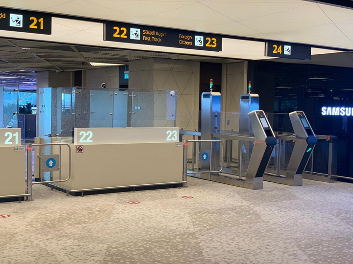 «Ускорение проверки пассажиров»: В Бакинском аэропорту внедряются новые электронные технологии - ФОТО