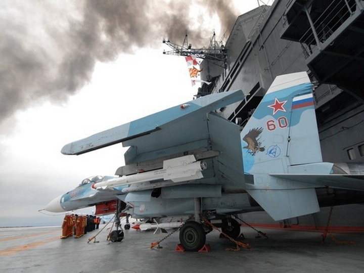 При пожаре на «Адмирале Кузнецове» погиб человек
