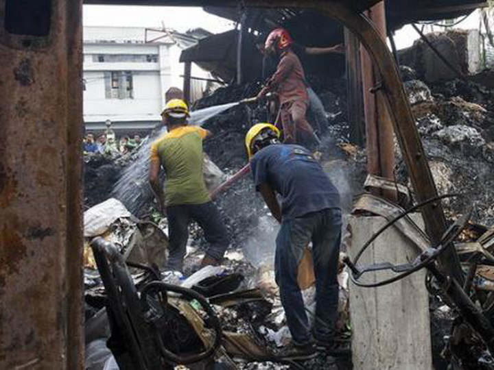 В Бангладеш десять человек погибли при пожаре на фабрике