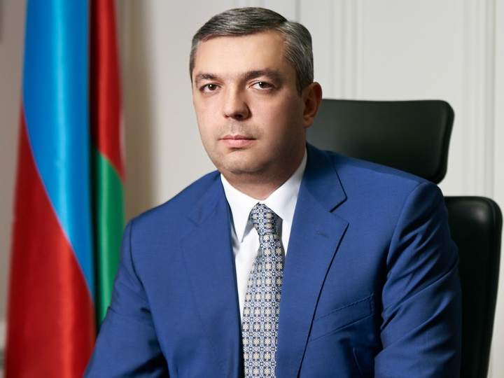 Prezident Administrasiyasının rəhbəri bələdiyyə seçkilərində səs verib