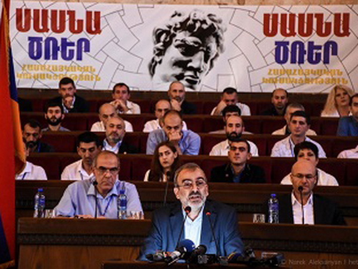 В Армении партия «Сасна црер» перешла в радикальную оппозицию к власти